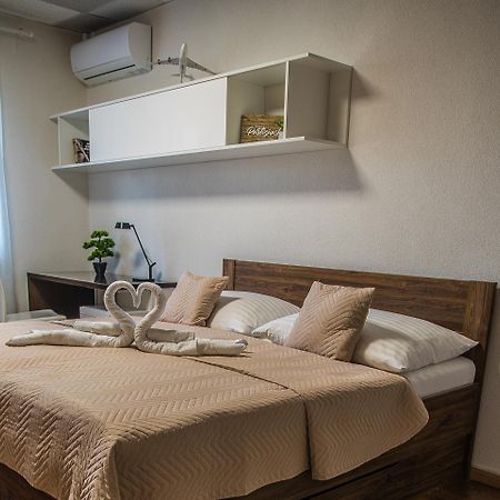 Aerocafe Hotel Partizanske Ngoại thất bức ảnh