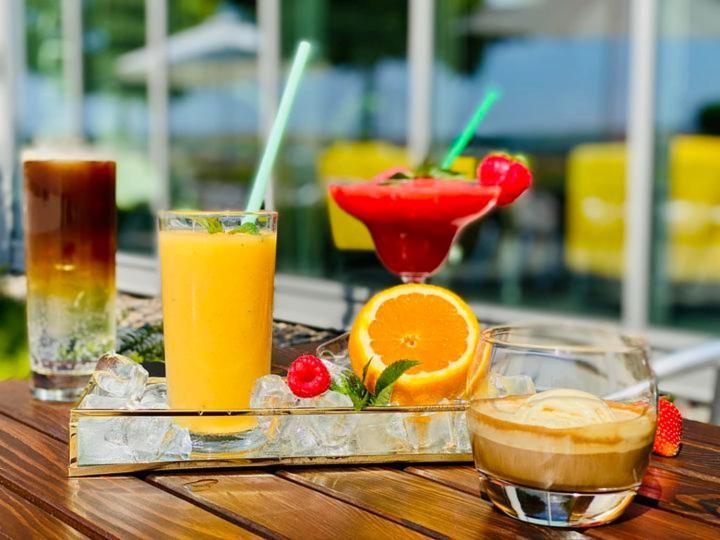 Aerocafe Hotel Partizanske Ngoại thất bức ảnh