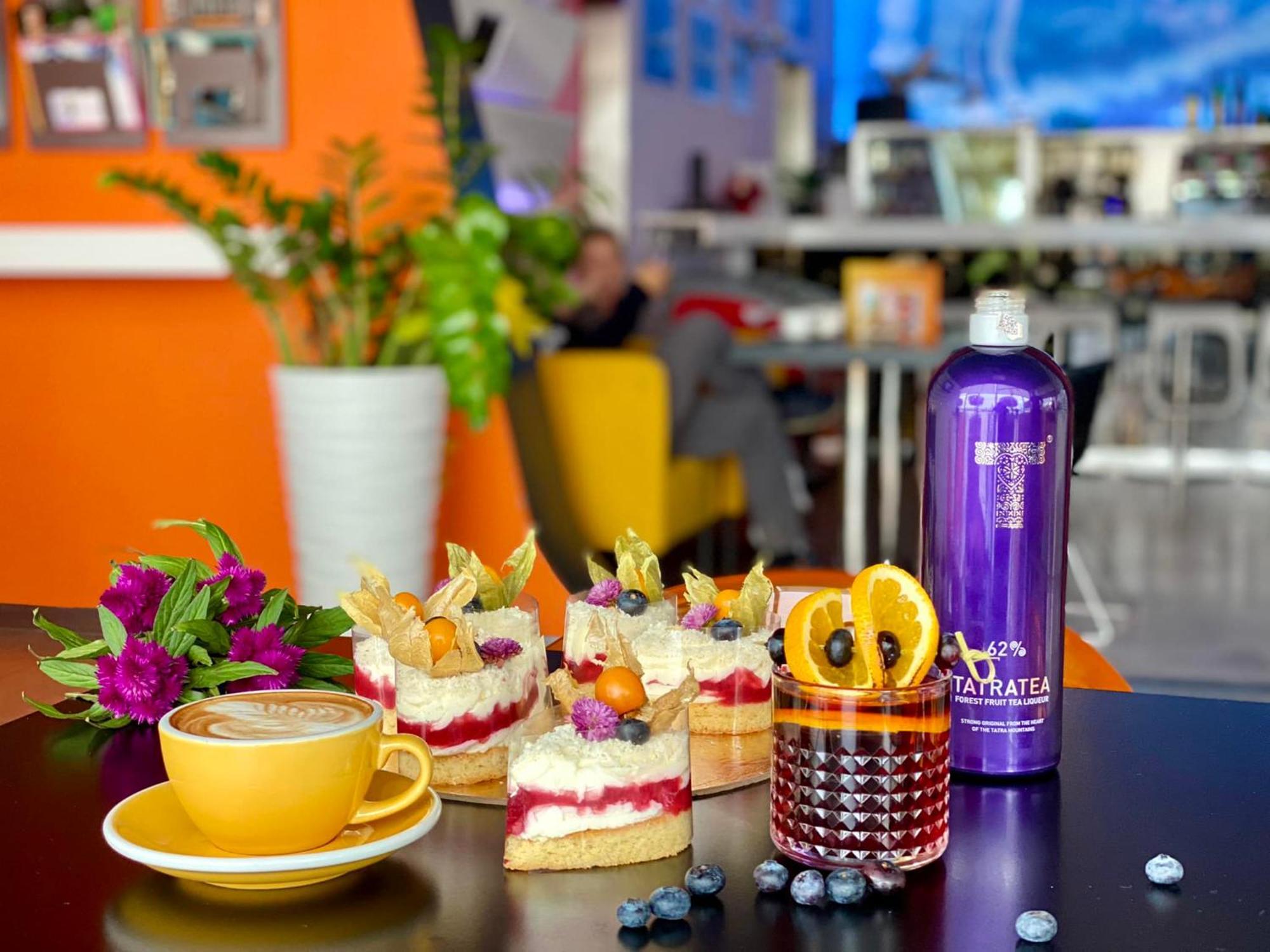 Aerocafe Hotel Partizanske Ngoại thất bức ảnh