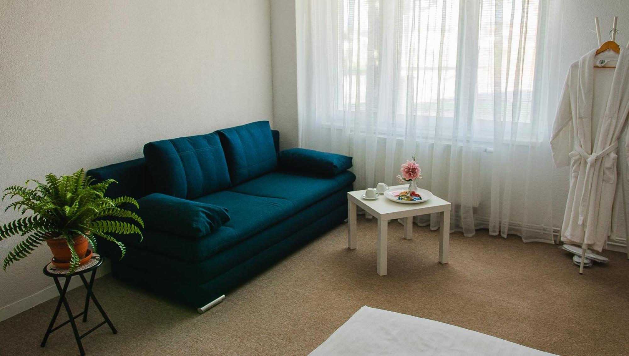 Aerocafe Hotel Partizanske Ngoại thất bức ảnh