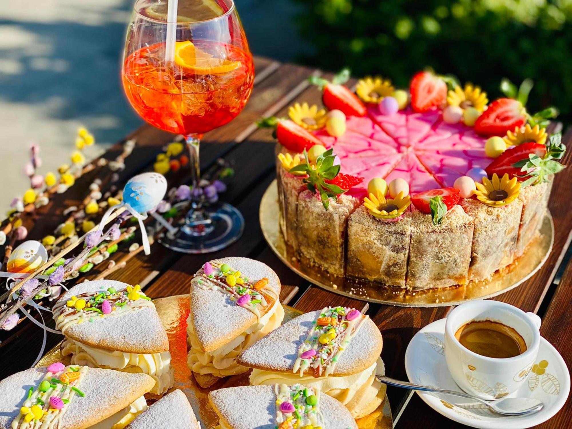 Aerocafe Hotel Partizanske Ngoại thất bức ảnh
