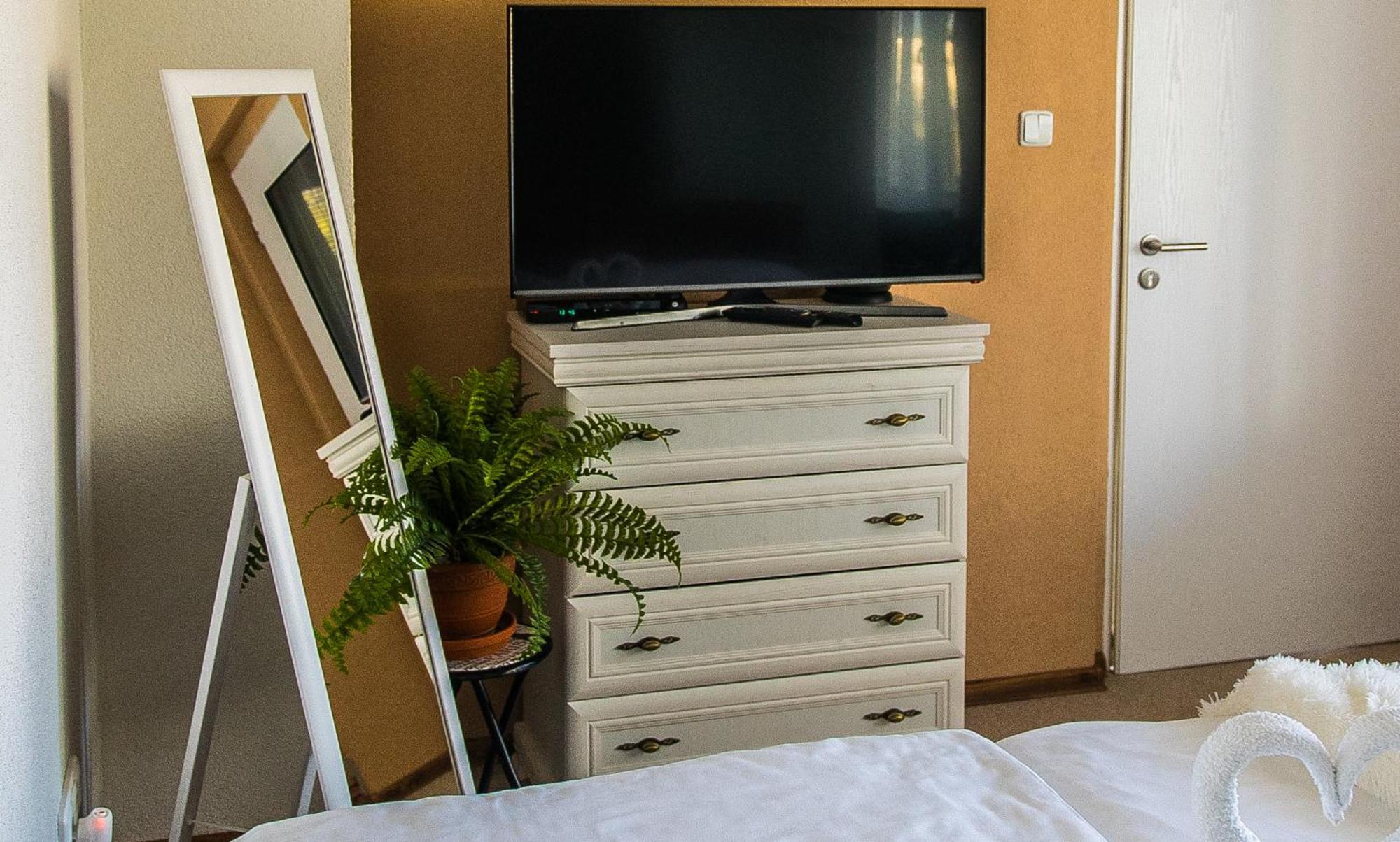 Aerocafe Hotel Partizanske Ngoại thất bức ảnh